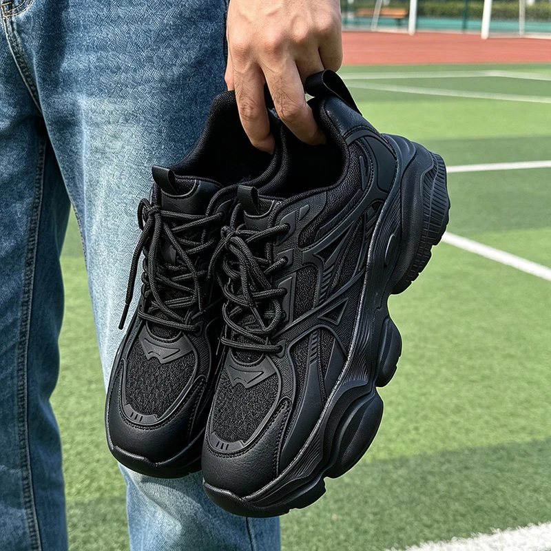 Herren-Sneaker in Schwarz, klobige „Dad Shoes“-Optik, dicke Sohle, Plateausohle, atmungsaktives Mesh-Material, Schnürung, erhöhen die Körpergröße, lässige Streetwear-Mode. – Detail 1