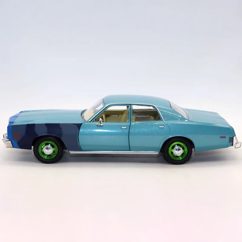 Modèle de voiture de Simulation en alliage Plymouth Hunter's 1977 moulé sous pression, échelle 1/24, Collection statique, jouets de vacances décorés, cadeau Souvenir