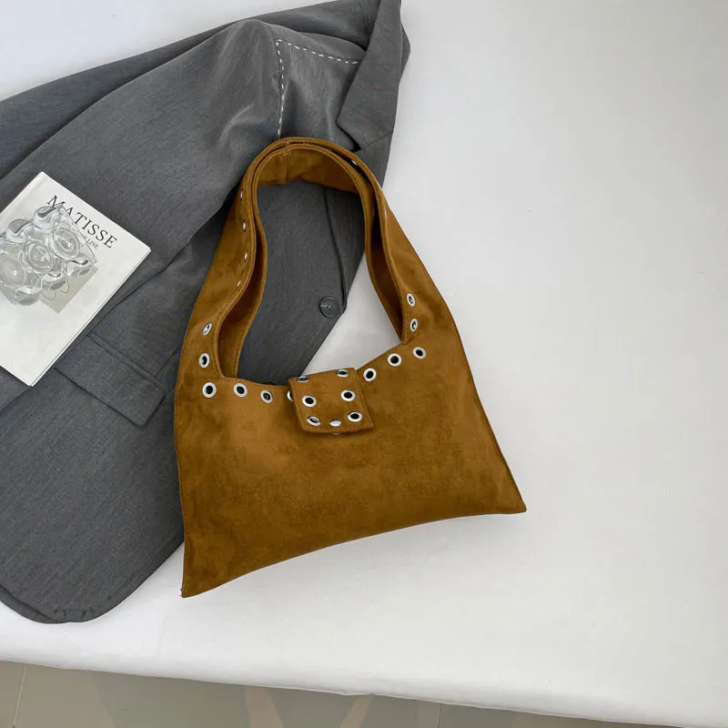 

Твердые сумки Hasp Sense of Luxury, дизайнерские стильные индивидуальные сумки для женщин, зимняя мода 2025, новые квадратные сумки на плечо из искусственной замши