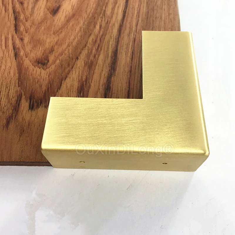 

1 шт., деревянная мебель, латунная угловая защита, деревянная дверь, угловой шкаф, декоративная крышка, защита края стола, размер 68X68 мм GF1433