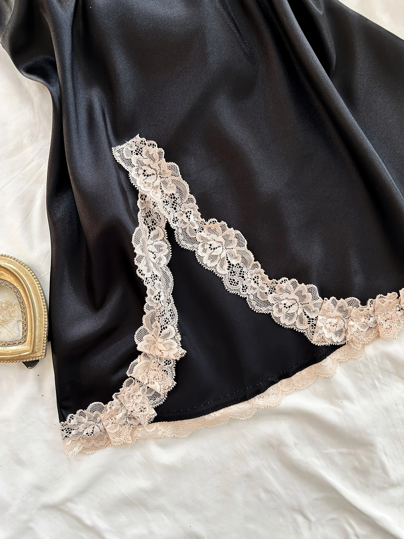 Damen-Unterhemd aus Satin mit V-Ausschnitt und Spitzenbesatz, 1-teilig, sexy Mini-Nachthemd – Detail 16