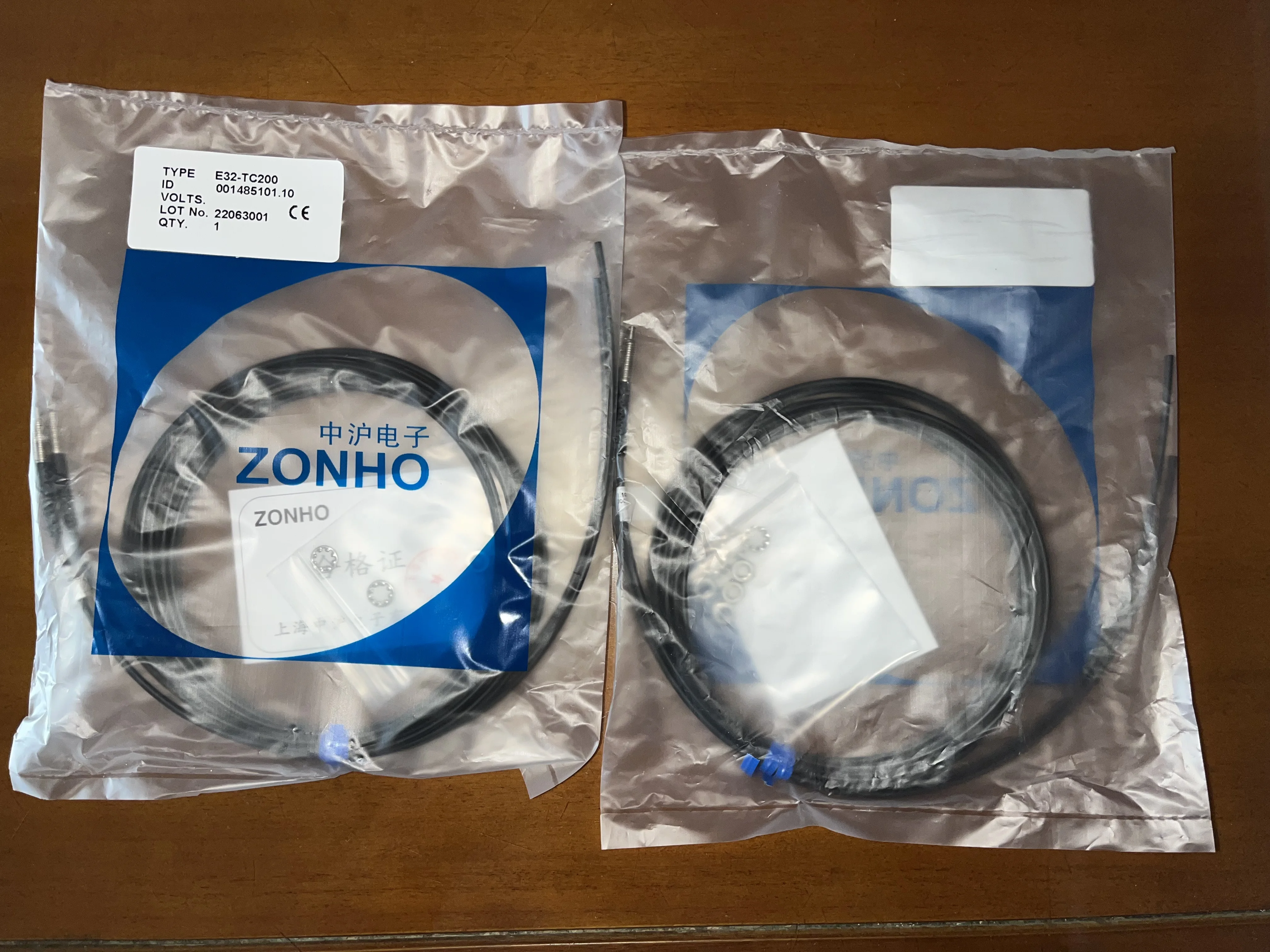Shanghai Zhonghu Electronics Quality Assurance YX4-A3R Fiber Optic Amplifier Photoelectric Switch