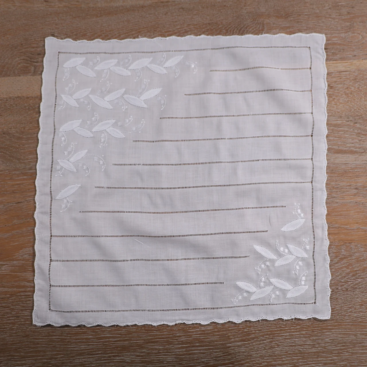 S023 White 12 Pieces 100% cotton14“x14