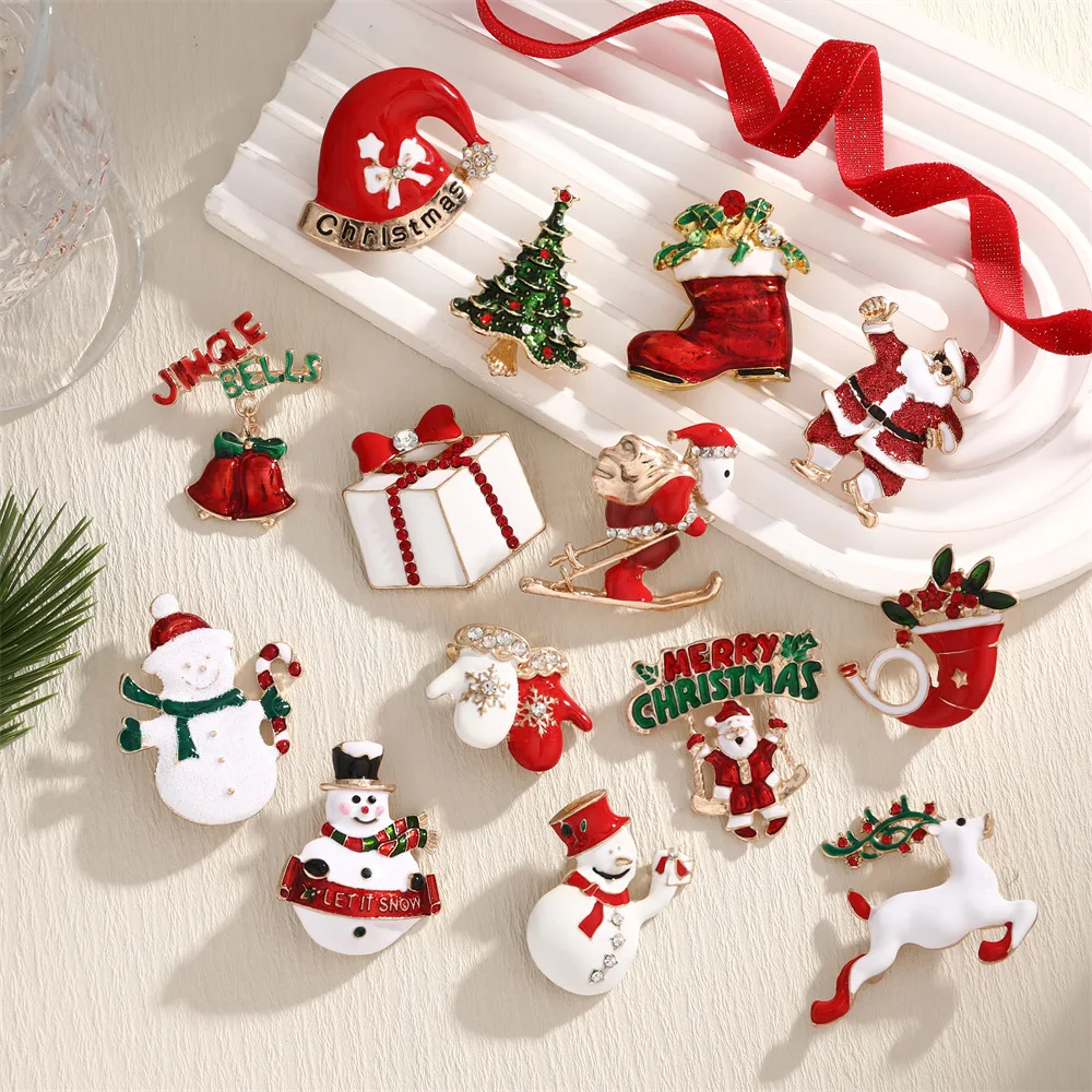 Brooch Premium Festive Bell Snowman Reindeer Anti Gap Secure Closure Alloy Shawl Pin Elegant Gift for Women Coat Sweater Scarf