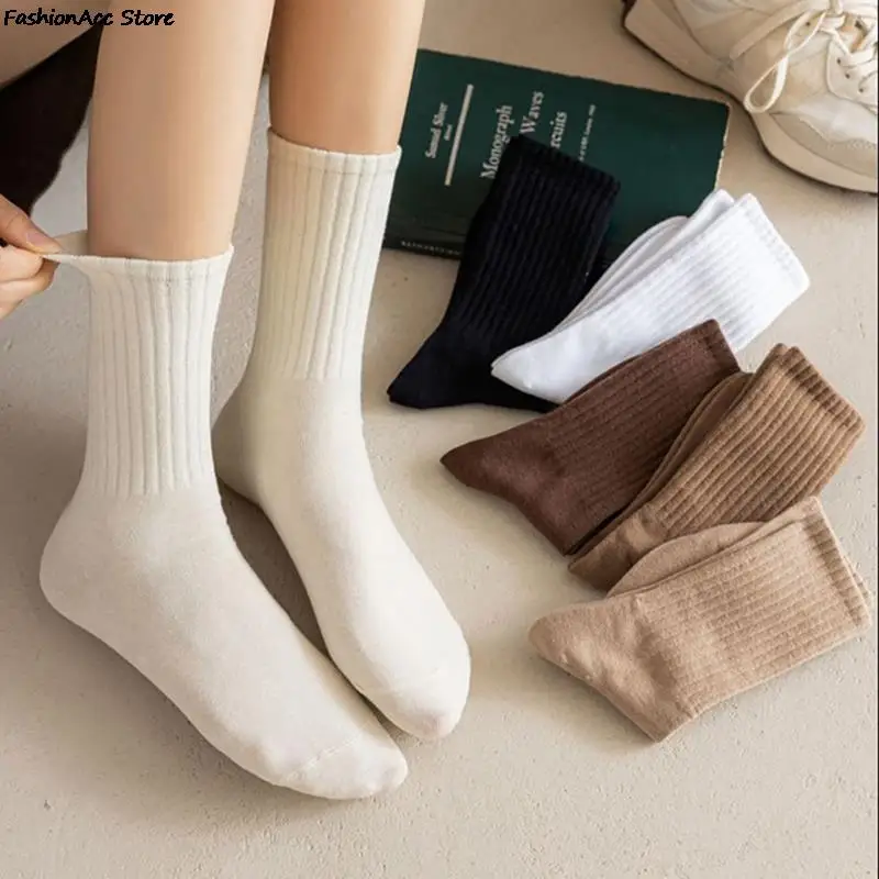 Black White Women Socks Autumn Winter Middle Tube Sock Korean Japanese Ins Trend Cotton Coffee Retro Designer Socks for Student