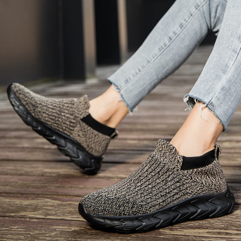Męskie buty jesienna nowa para skarpetek casualowa buty do tenisa wysokiej jakości lekka gruba podeszwa moda czarna siatka sportowe obuwie