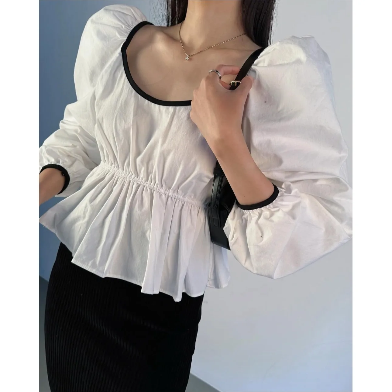 

Early Spring 2026 Fashionable Korean Style Bubble Sleeve Color Block Design Shirt Women's Slim Fit Long Sleeve Breathable Top
