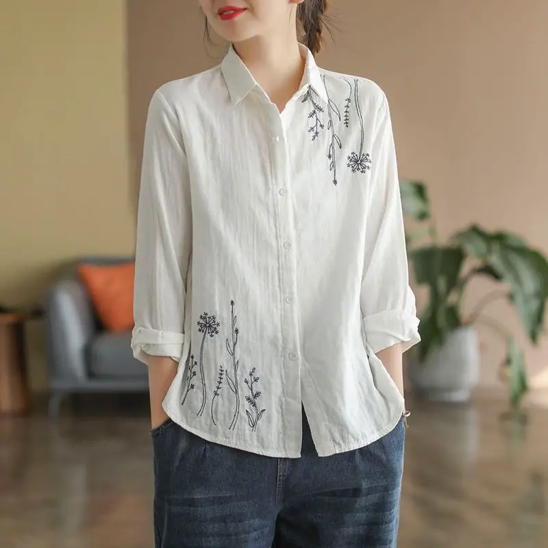 

Comfortable and breathable embroidered floral cotton shirt for women in spring and summer with a simple and literary style