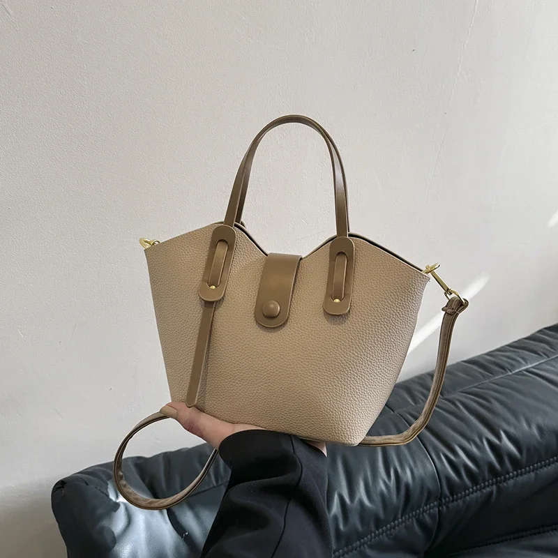 

Женские сумки из высококачественного полиуретана на молнии с верхними ручками, трендовые сумки на плечо для женщин, молодежные простые сумки для женщин, 2024