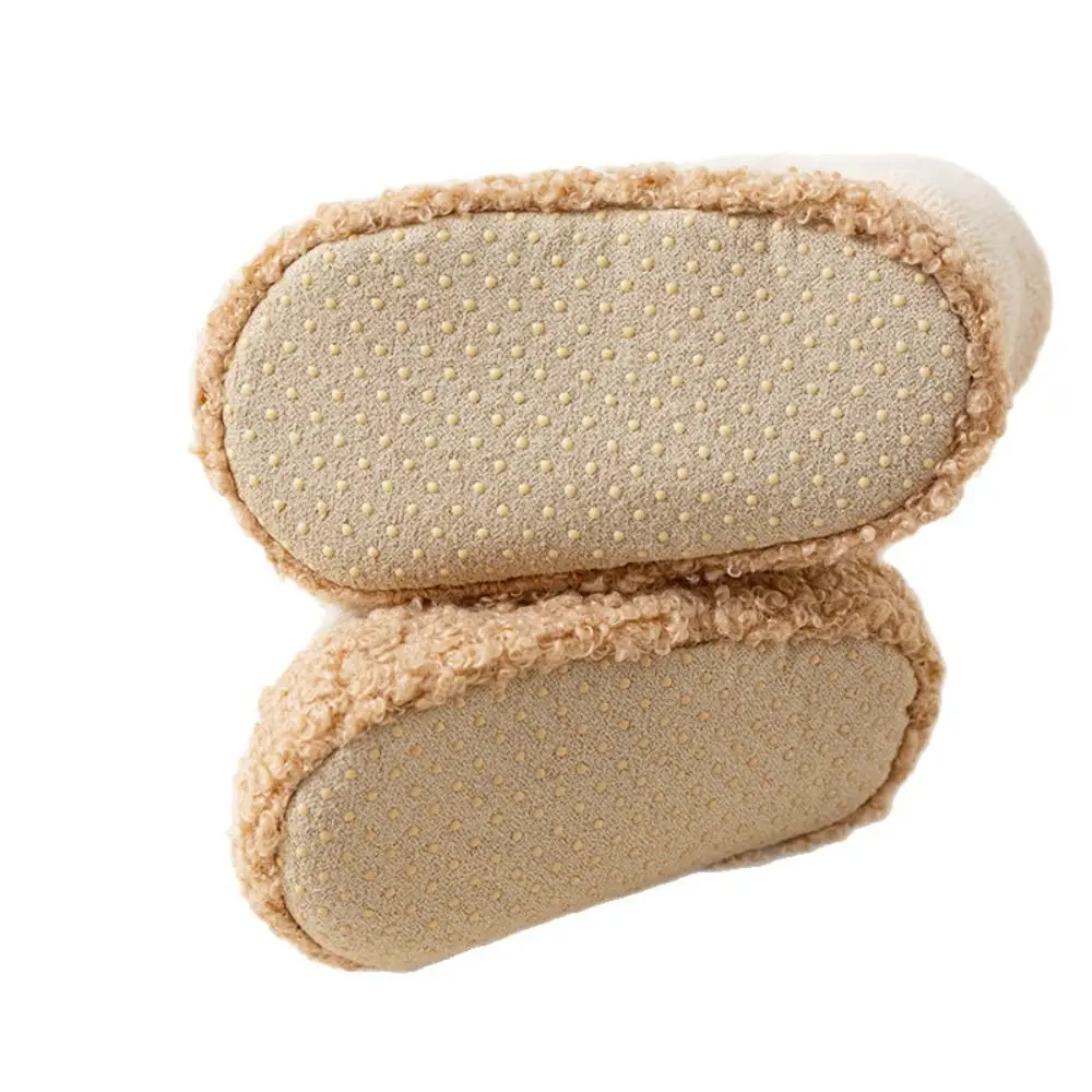 かわいい漫画デザインのベビーウォーカーシューズ、柔らかい滑り止め幼児用シューズ、通気性、耐摩耗性、子供用フロアスニーカー、歩行練習用