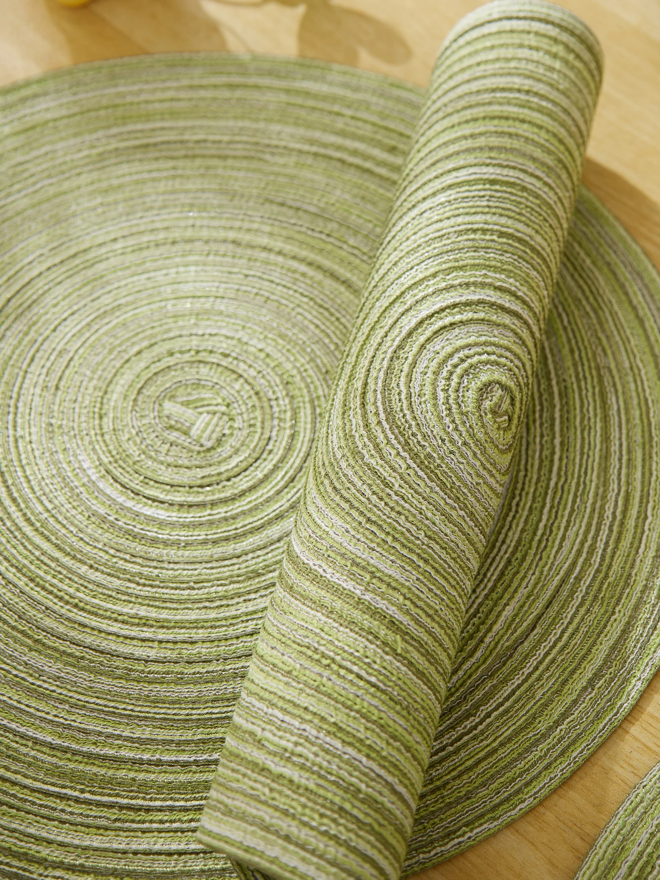 4pcs/set High Quality Handmade Round Woven Braided Placemats 15 Inch Round Table Mats for Dining Tables