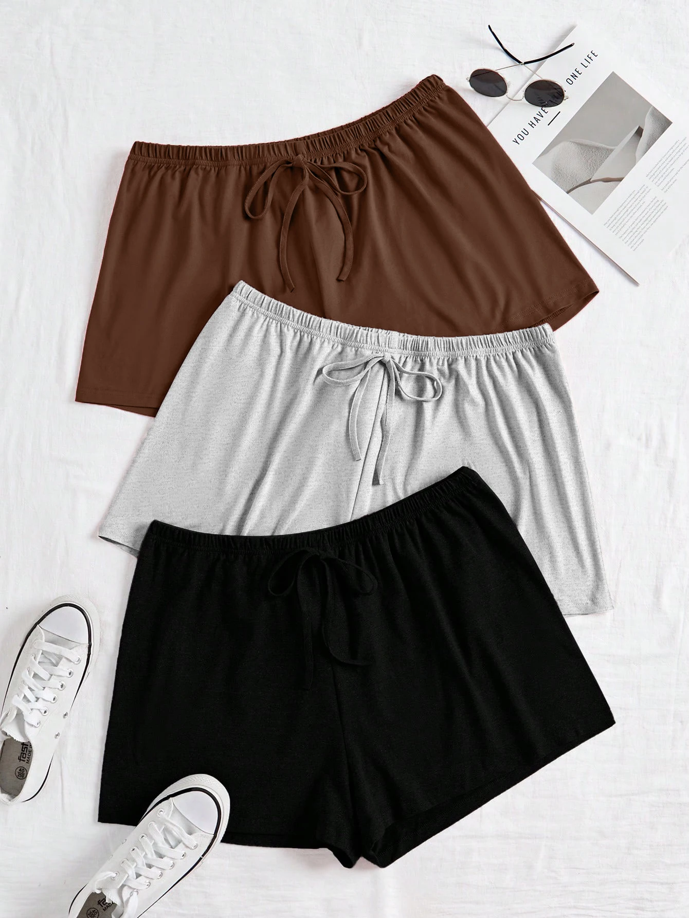 Europäisches Damen-Set in reiner Farbe, Freizeitkleidung, kurzes Set (dreiteilig)