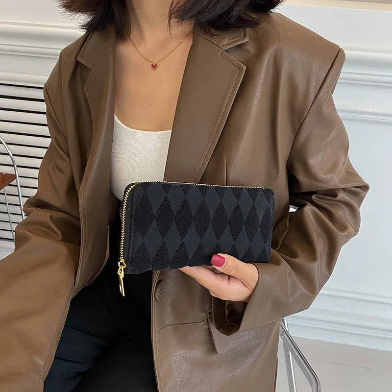 The New Suede Purse For Winter 2022 The Fashionable Women's Handbag Convenient Multi-partition Card Pack Coin Wallet