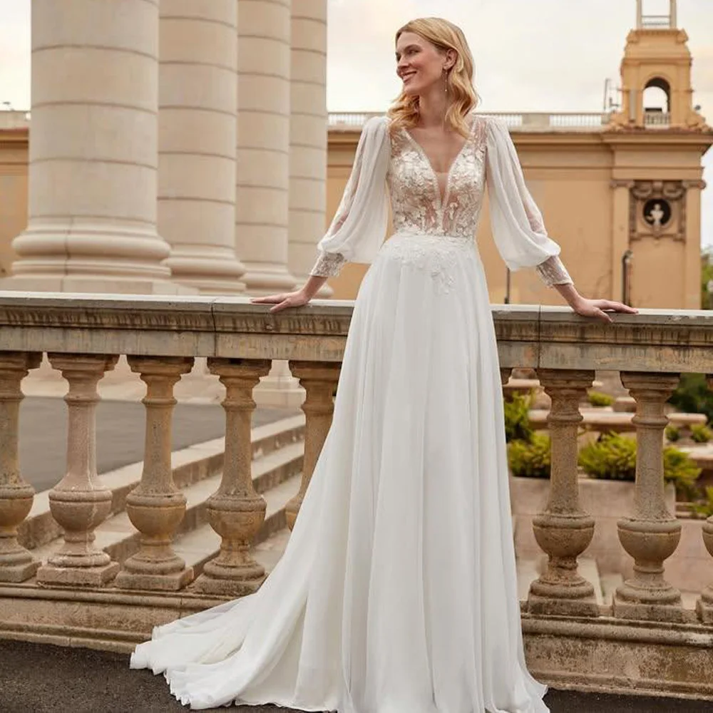 Maßgeschneidertes, fabelhaftes A-Linien-Chiffon-Brautkleid mit transparentem Ausschnitt, V-förmigem Rückenausschnitt, Laternenärmeln, geeignet für standesamtliche Hochzeiten.