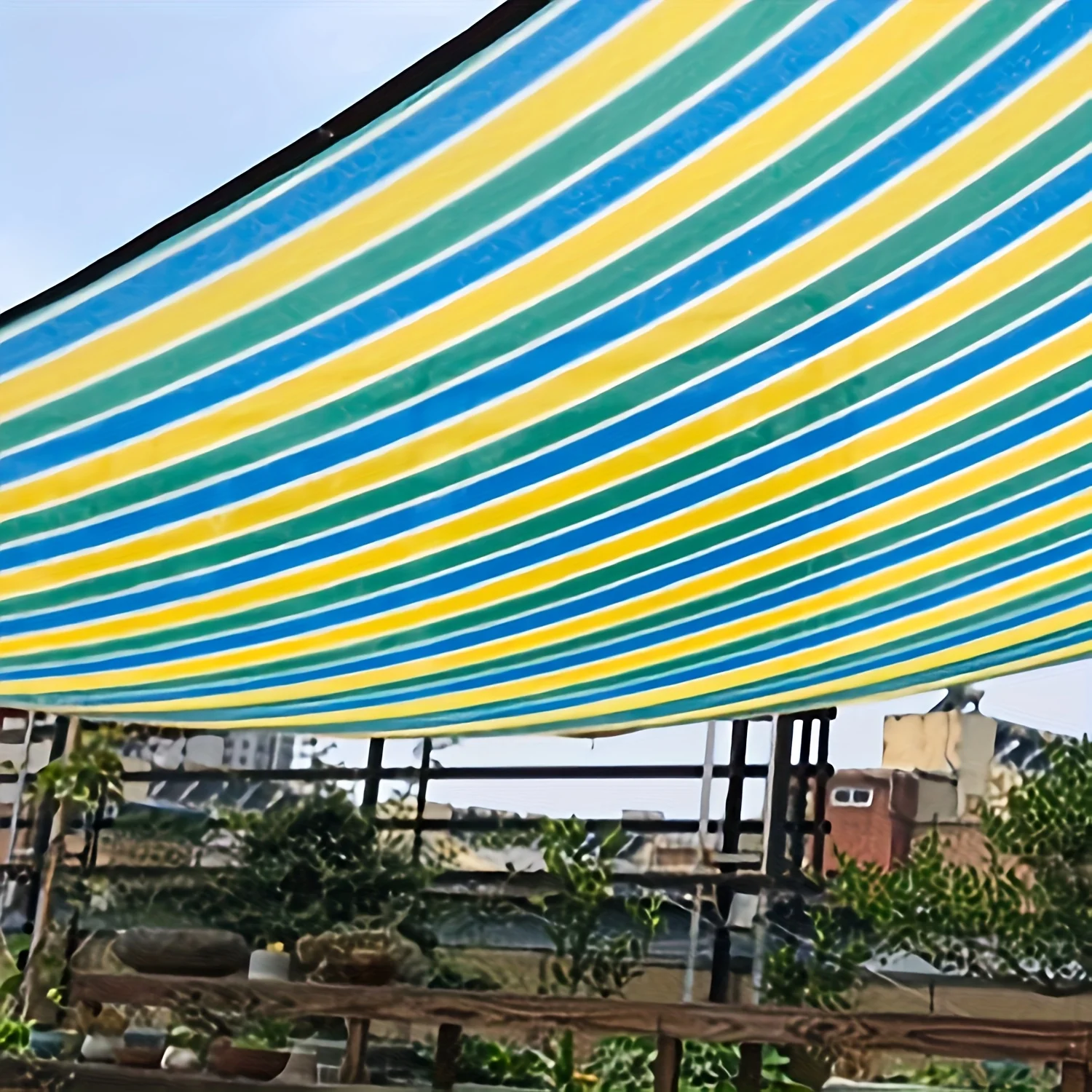 

The Greenhouse Shading Solution Can Block 90% of Sunlight, Adjust the Temperature, Has a Reinforced Design for Good Stability, and