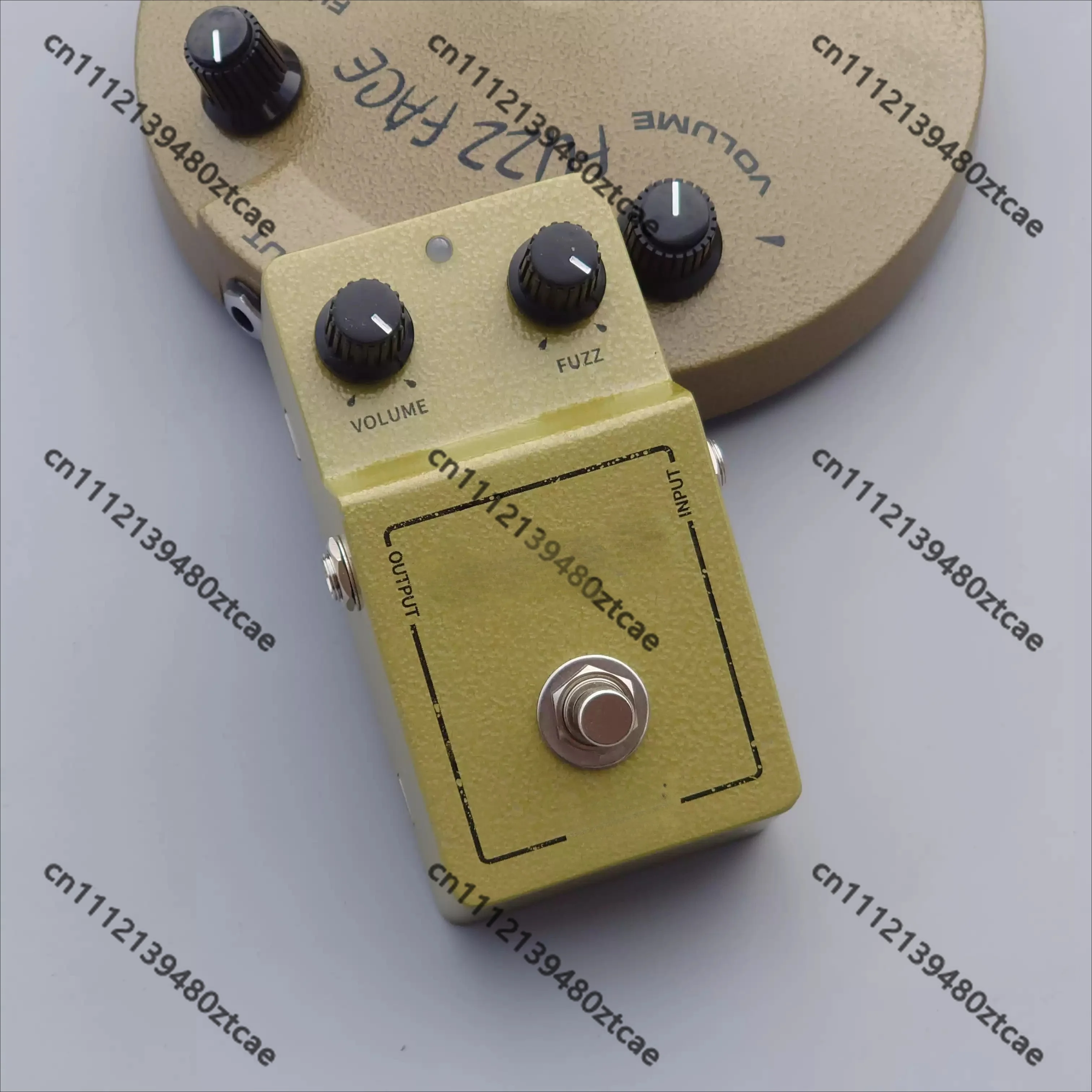 Retro Classic Fuzz Guitar Effect Pedal Adjustable Tone Gain Control Metal Mini Single Effect Instrument Accessory