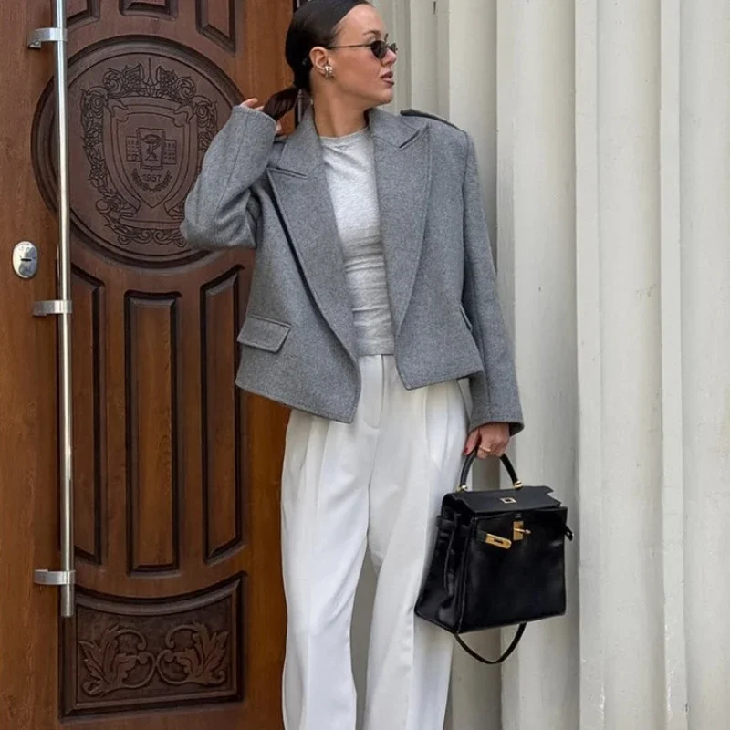 

Solid Fashion Short Jacket Women Chic Deep V-neck Buttonless Pocket Loose Jackets Daily Commuting Office Outerwear Autumn