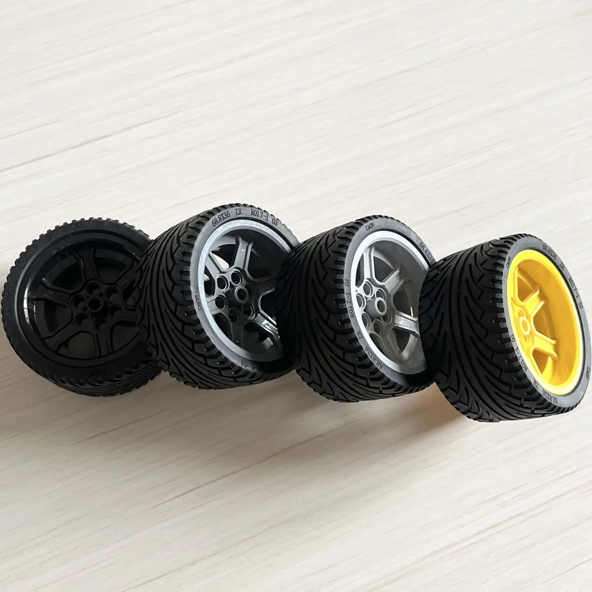 Pneu de voiture de sport 68.8mm x 36mm, pièces de moyeu, blocs de construction, jouets, 4 pièces