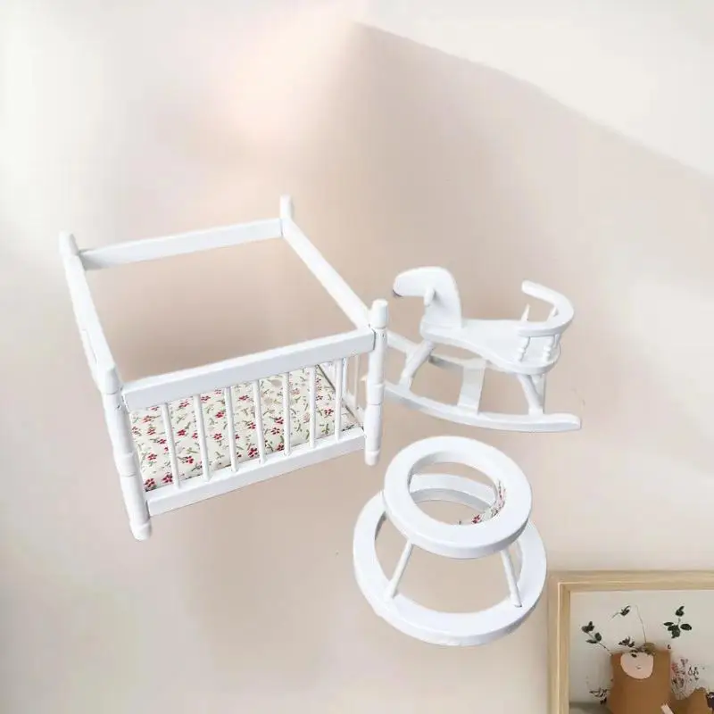 1:12 Miniature di case delle bambole Box Letto per bambini Cavallo di troia Girello Set da 3 pezzi Modello Decorazione della casa delle bambole Giochi di imitazione Giocattoli fai da te