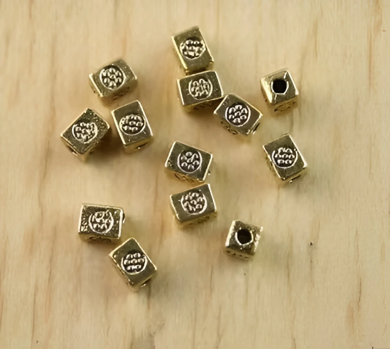 

100pcs 4.6x3.1mm Alloy matel crafted spacer beads HWH1291