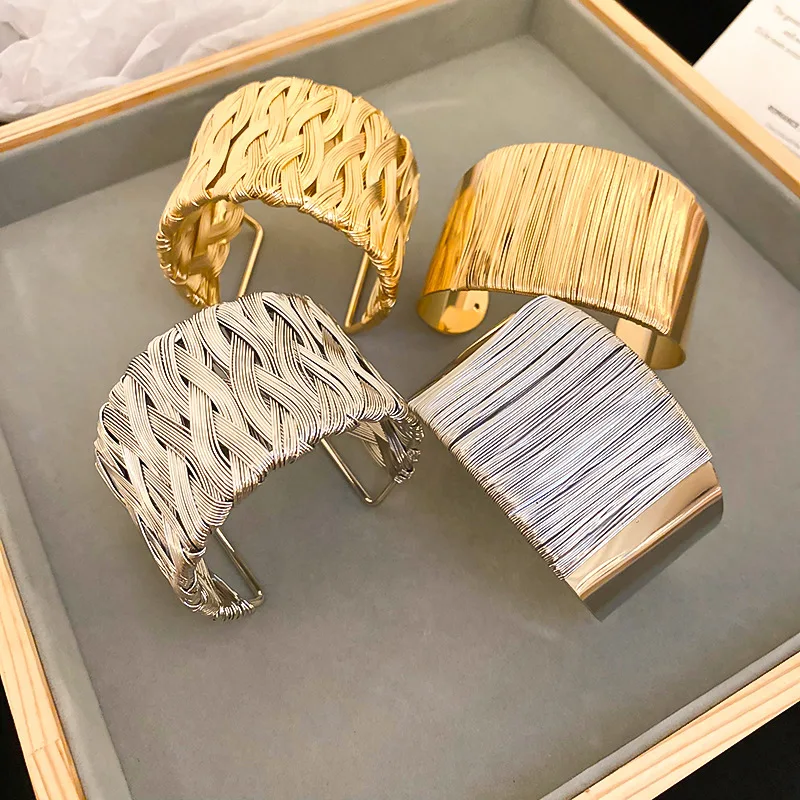 

Exquisite Classic Metal Mesh Openning Bangles Bracelet For Women Cuff Bracelet Gold Color Hand Ornament Gift