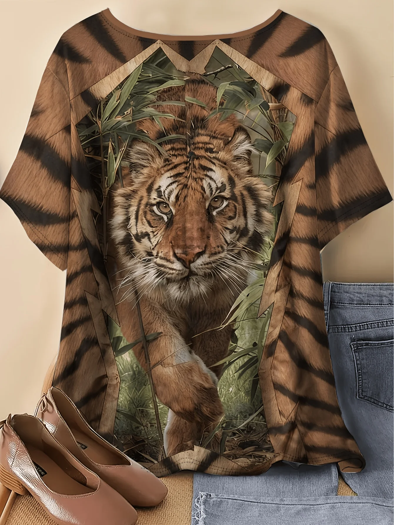 Women Crew Neck Short Sleeve T‑Shirt, 3D Realistic Tiger In Jungle Tiger‑Stripe Spliced Wildlife Graphic Casual Tee