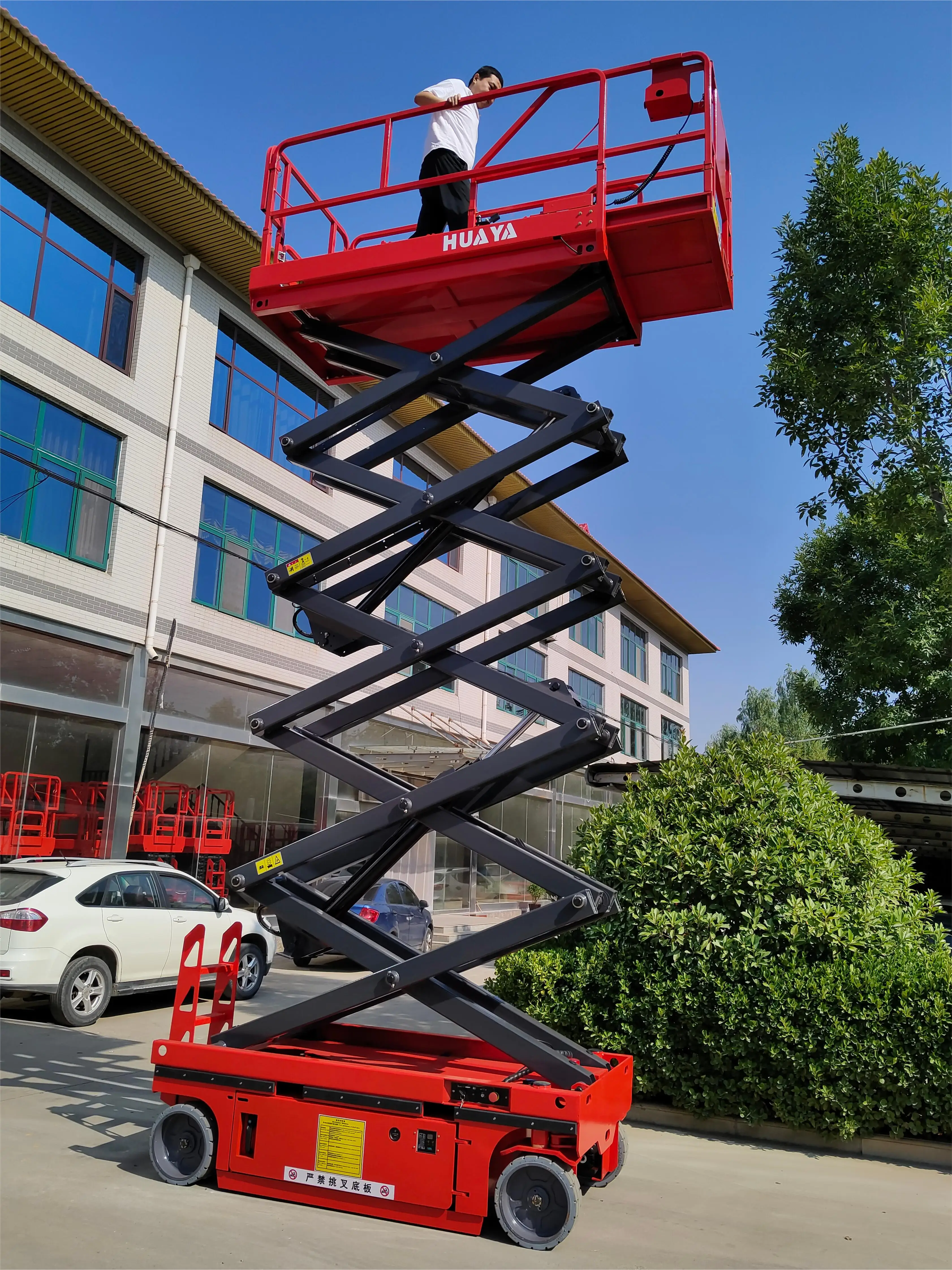 Factory Automatic 6-14M Factory Small Elevator Lift 350kg 500kg 800kg Aerial Scissor Type Hydraulic Stage Lift With MSDS