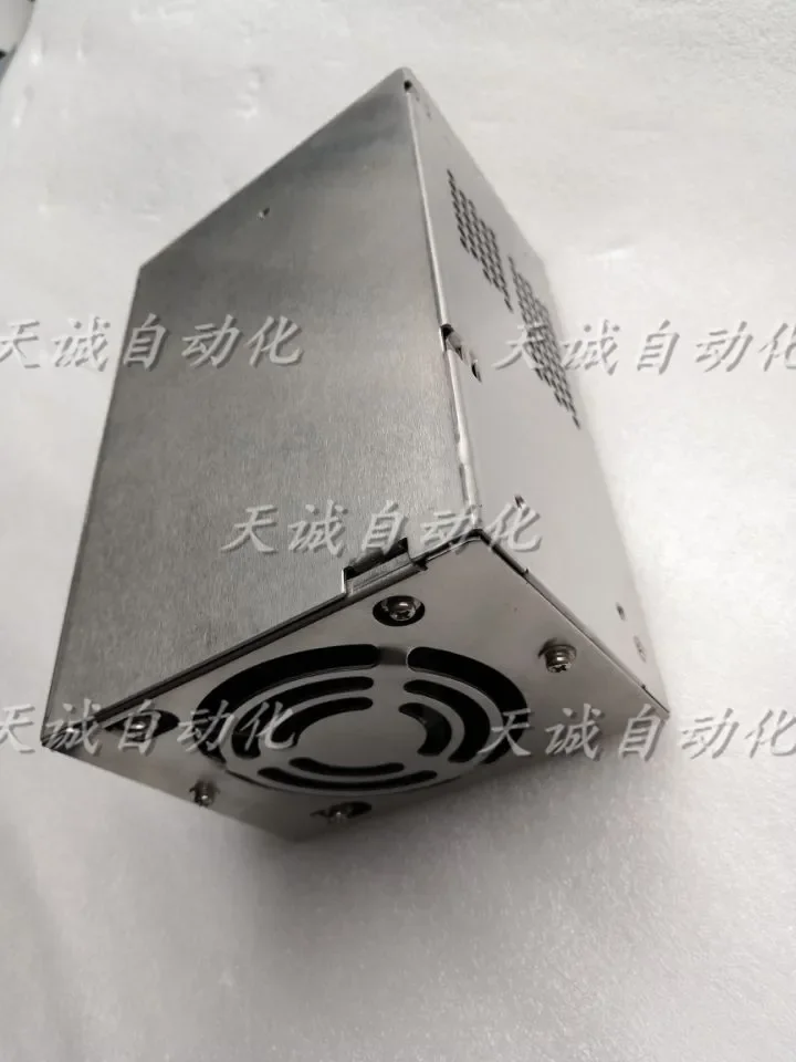 الأصلي اليابانية كورسو تحويل التيار الكهربائي PAA300F-24DC24V Cosel P300E-24P300-24