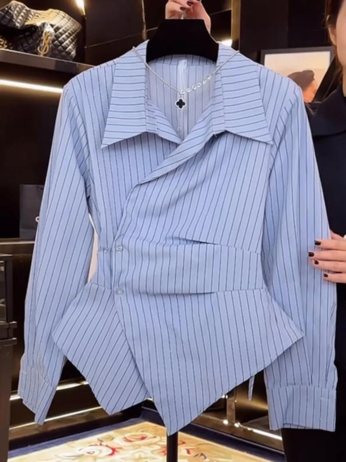 

Fashionable Long Sleeve Shirt Women's Slim Fit Striped Waist-Cinching Korean Style Commute Wind Regular Length Polyester Fiber