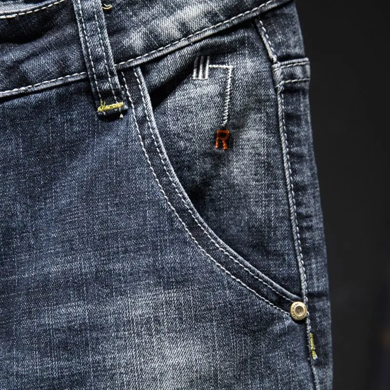 Amerikanische elastische gerade Jeans für Herren, zerrissene, abgenutzte Slim-Fit-Baumwoll-Denim-Hosen, koreanischer Stil, modische Hosen, Herrenbekleidung – Detail 25