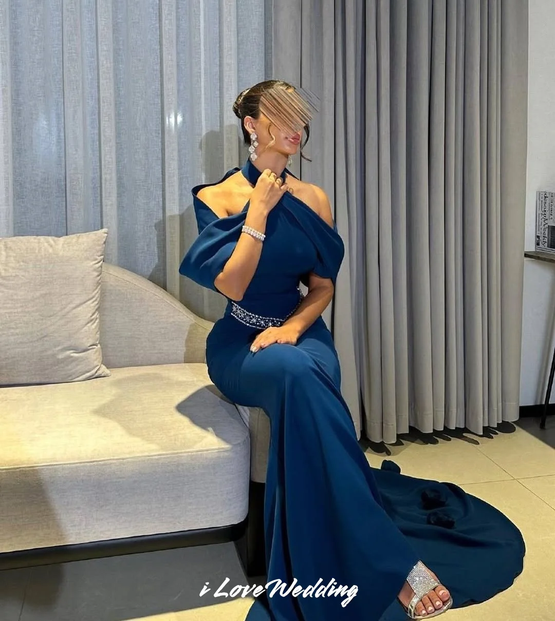 Blue Halter Dresses 2025 ซาติน 3D ดอกไม้ปิดไหล่ Mermaid คริสตัลลูกปัด LACE-Up ชุดแต่งงานที่กําหนดเอง