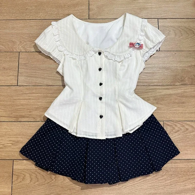 A New French Fashion Pure and Sweet Girl Set, Featuring A Doll Collar Shirt and A Summer Super Ethereal Polka Dot Pleated Skirt.