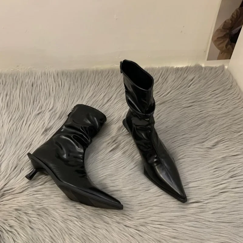 Modne buty damskie ze szpiczastym noskiem botki damskie Botas buty na niskim obcasie 2024 wiosenne jesienne Zapatos Mujer