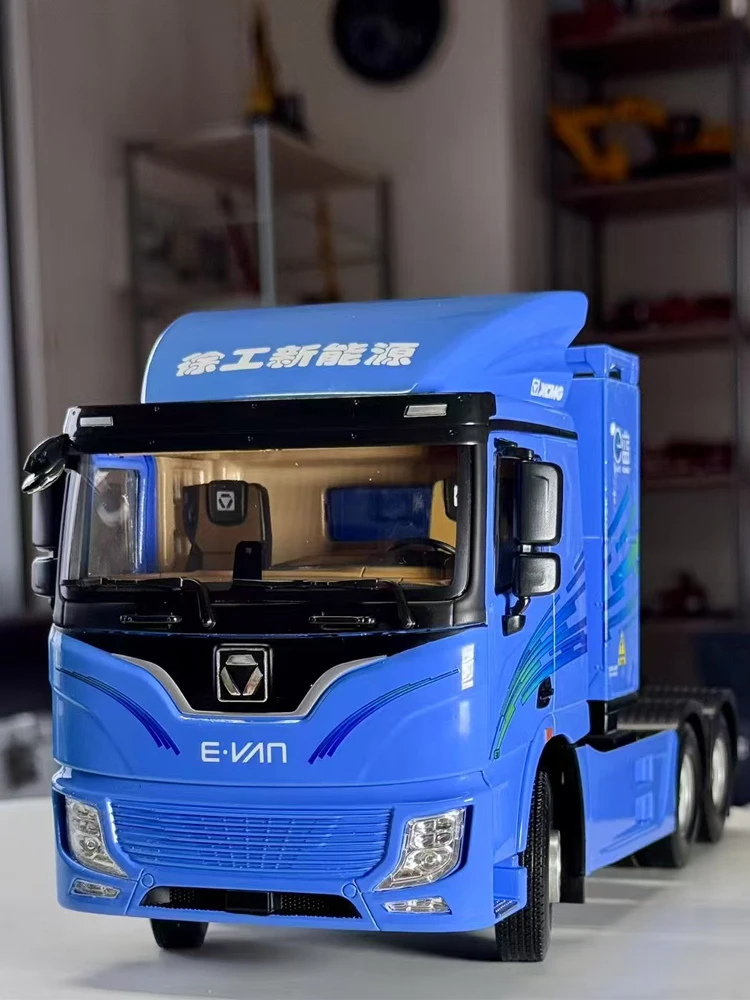 

New 1:24 Scale Model Diecast XCMG Heavy Truck Head Model Tractor Replica Blue Collection 2 Cabs Open Business Gifts Exhibition