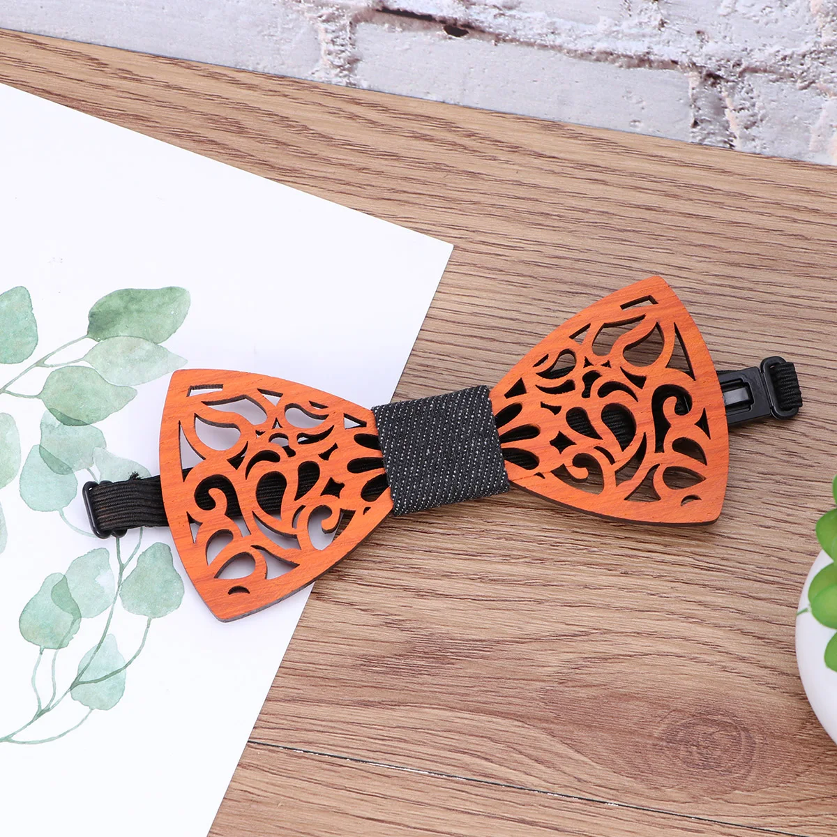 

Wooden Bow Tie Hollow Design Adjustable Length Men Wedding Party Accessories Red Sandalwood Bamboo Material Novel Gift Idea