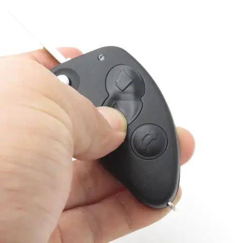 Xinyuexin For Alfa Romeo Flip Remote Car Key Shell FOB Case For Alfa 147 156 166 GT JTD TS Key Replacement Case Shell top 8 alfa romeo 147 jtd - №5