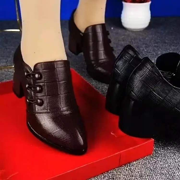 Womens shoes autumn 2023 new soft leather fashion embossed double breasted platform women shoes mothers shoes low upper shoes