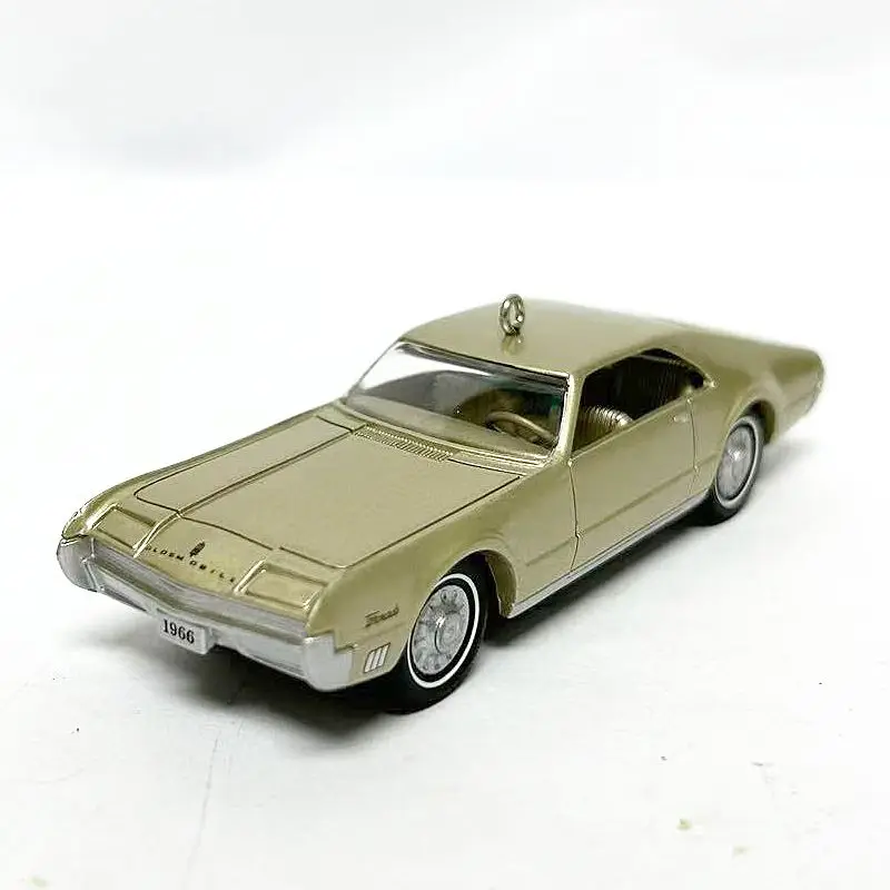 

OLDSMOBILE TORONADO COUPE 1966, легкосплавный автомобиль, литье под давлением и игрушечный транспорт, модель автомобиля, миниатюрная масштабная модель автомобиля для детей