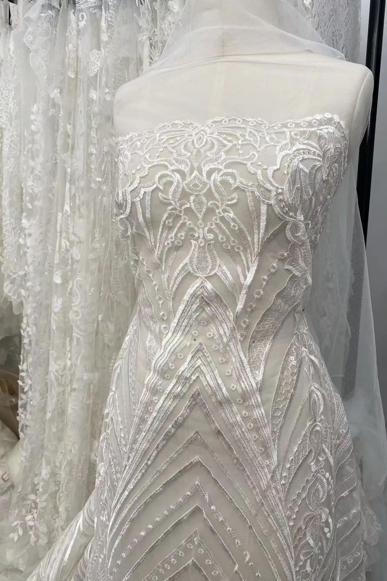 

off-white White Floral Lace Fabric With Classical Embroidery Pattern on Soft Tulle for Bridal Wear