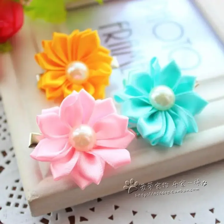 100pcs/lot Pet Hair Bows Clip Petal Flowers Hairpin With Pearls Pet Grooming Bows Dog Hair Accessories Product