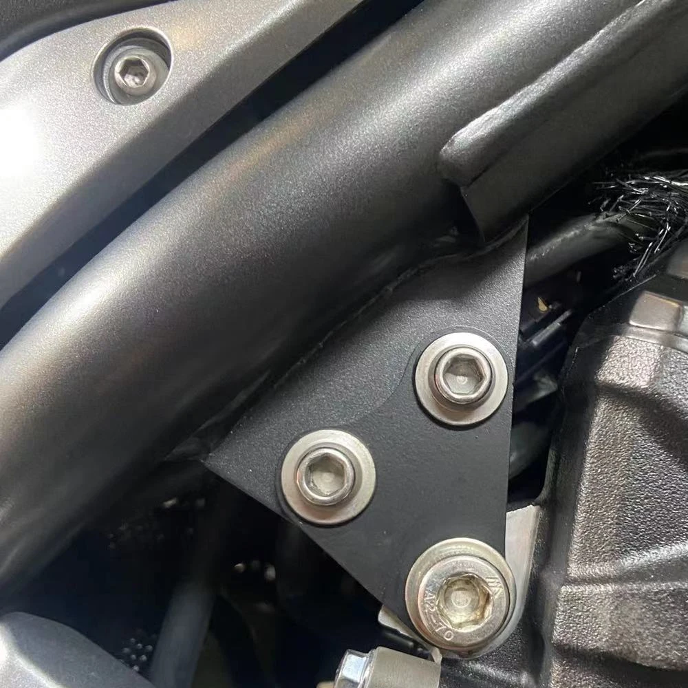 Adatto per Kawasaki Z900/RS Connettori paraurti moto Ganci motore Staffe triangolari a sospensione fissa motore