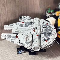DIY Toys Building Blocks Little Millennium Model Desktop Ornaments Spaceship Series Boys' Holiday Gifts 921Pcs