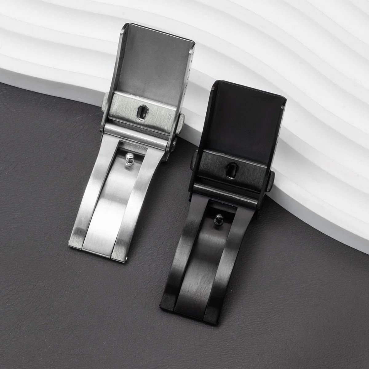 Watchdives 時計クラスプ 16 ミリメートル 18 ミリメートル 20 ミリメートル 22 ミリメートルシルバー折りたたみ安全フライスクラスプ交換ステンレス鋼 Deployant 時計バックル