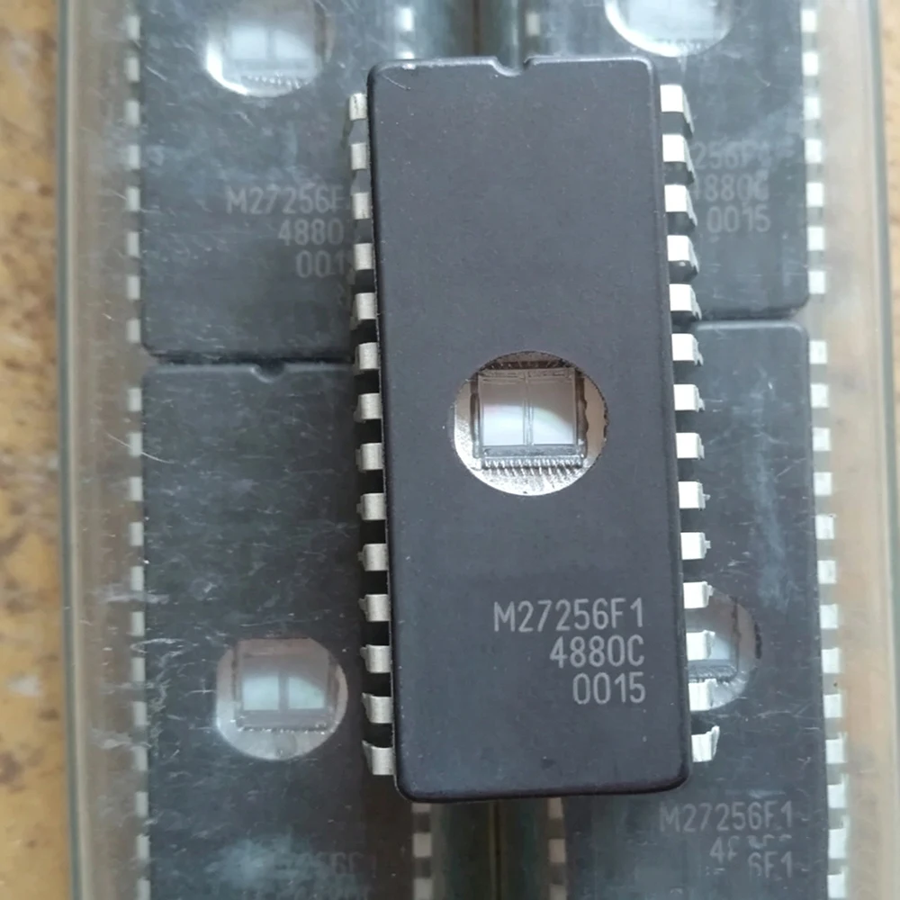 10pcs/lot M27256F1 M27256A2F1 cischy M27256A-2F1 M27256-2FI M27256-25F1 CDIP-28 In Stock