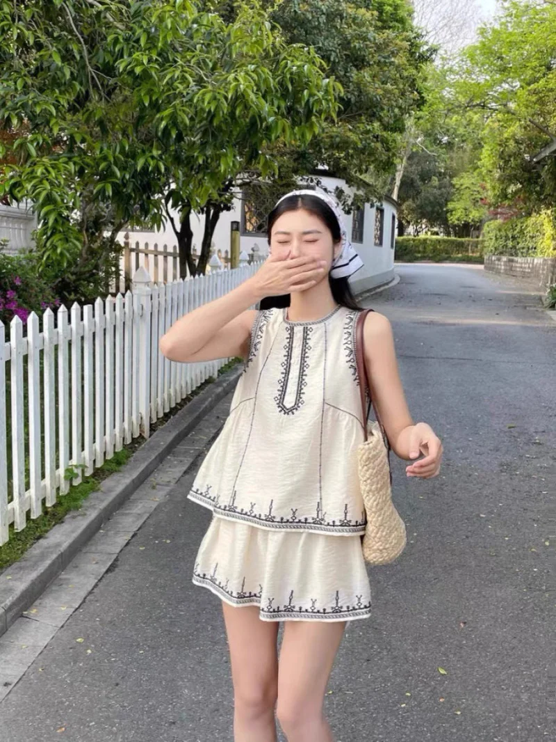 

Girls' rural style, fashionable, casual, trendy and versatile round neck sleeveless geometric embroidery skirt