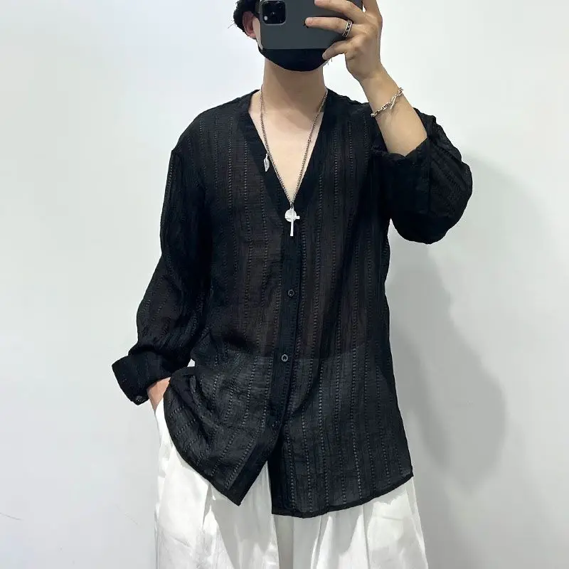 Simple loose hollowed-out draped V-neck loose shirt for men