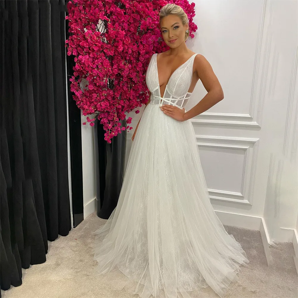 

Charming Spaghetti Strap Prom Dresses 2023 Gown White Ivory Formal Gown Lace V Neck Evening Gown Sweep Train vestidos de noche