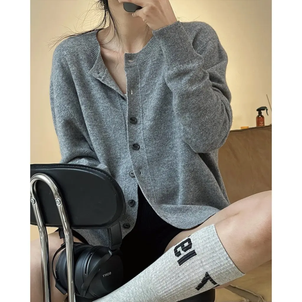 

Women's Korean Style Soft Wool Knitted Cardigan round Neck Thick Warm Inner Top Winter Fashion Loose Fit Skin-friendly