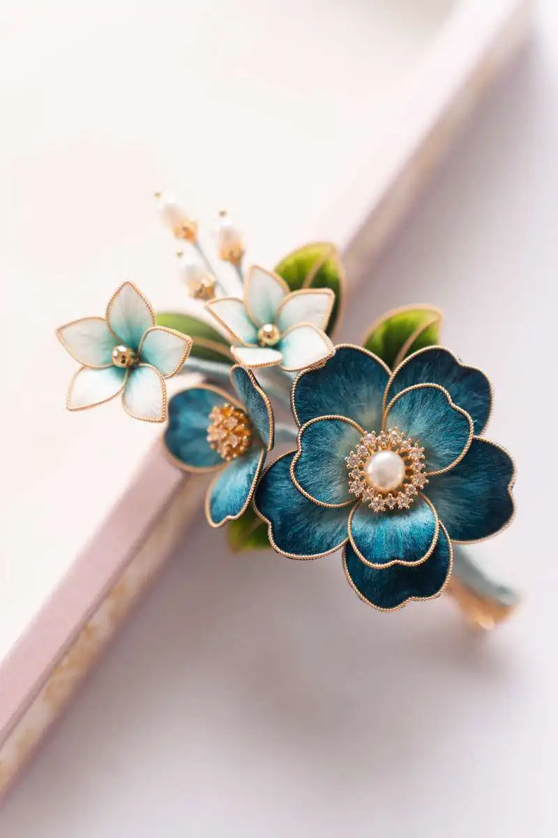 spilla-da-petto-in-seta-versatile-con-fiori-di-ciliegio-in-velluto-di-yangzhou-fatti-a-mano-accessorio-per-capelli-alla-moda-con-fiore-di-loto-blu-di-fengmei