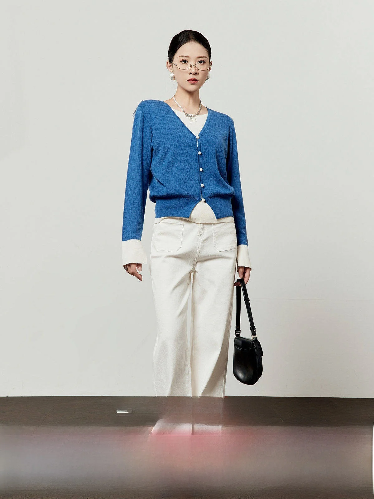 

Синяя вязаная кофта с V-образным вырезом на одной пуговице, приталенная, женская, модная, для офиса, имитация двухслойности, с цветными блоками, длинный рукав